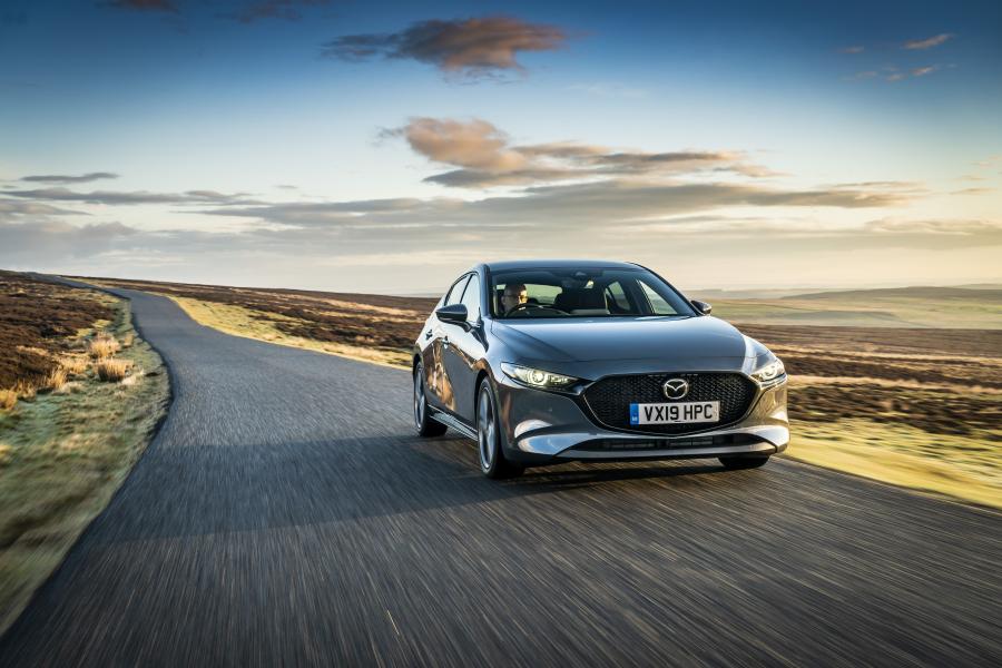  Mazda3 Skyactiv-G GT Sport Hatchback 2019 года  (UK) (фото 21 из 83)